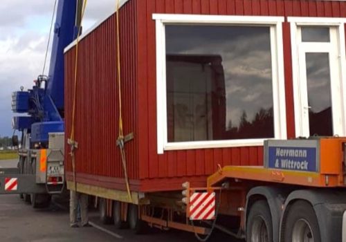 Droša moduļa mājas transportēšana
